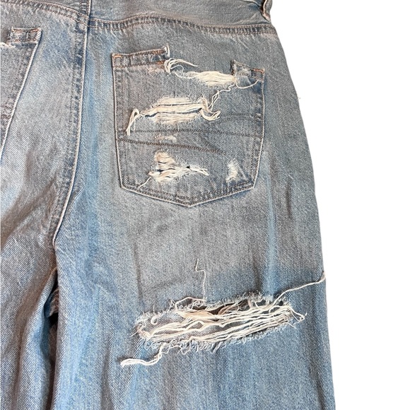 American Eagle Light Denim High Waist Destroyed Mom Jean Size 00 Xtra Short - Picture 4 of 14